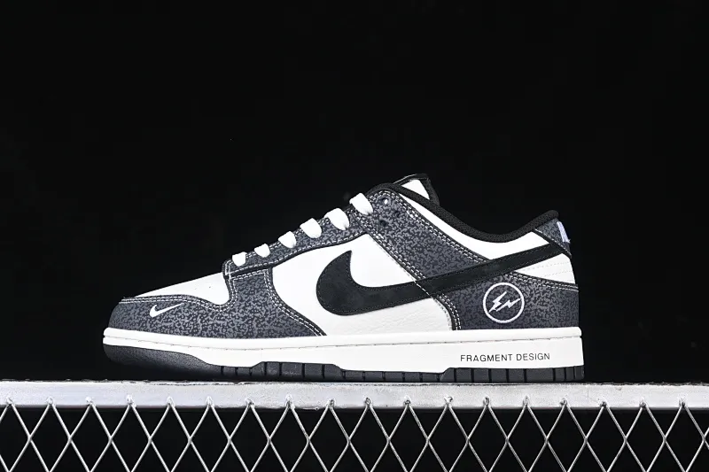 All categories Nk SB Dunk Series Nk SB Dunk Low High-end customized low-top sneakers Nk SB Dunk Low Lightning joint Dark pattern black hook Anniversary high-end customized low-top casual sneakers SF1029-401